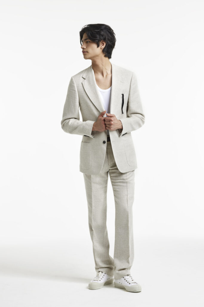Breezy Beige Suit in Herringbone-patterned - The Risktaker | Café Costume